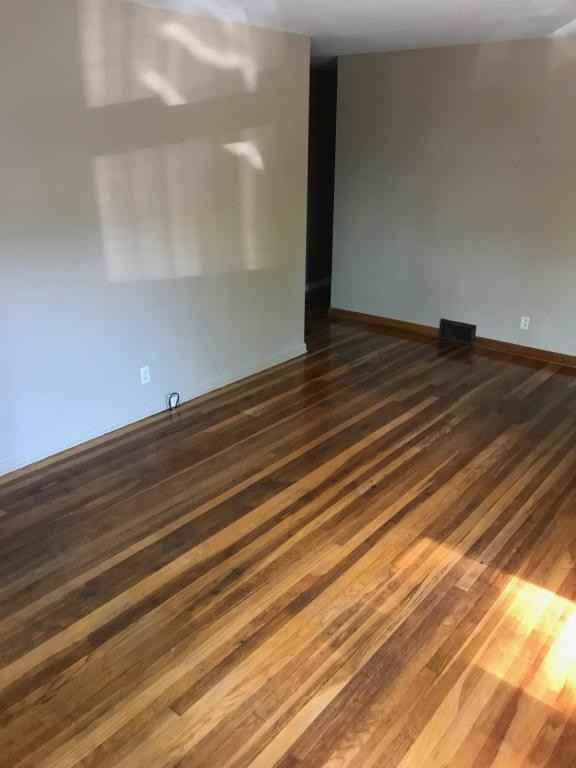 434 Garrett St - Photo 4 of 9