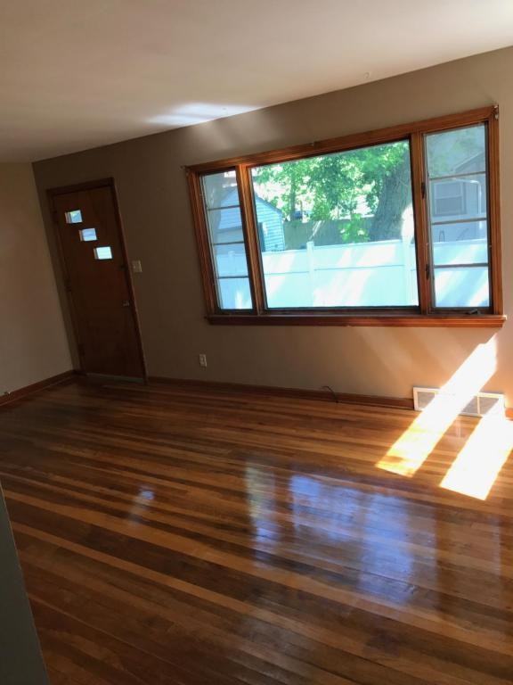 434 Garrett St - Photo 5 of 9