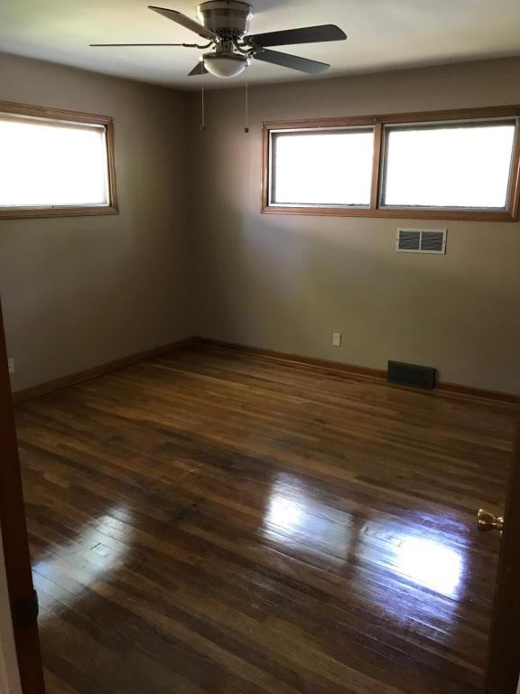 434 Garrett St - Photo 6 of 9