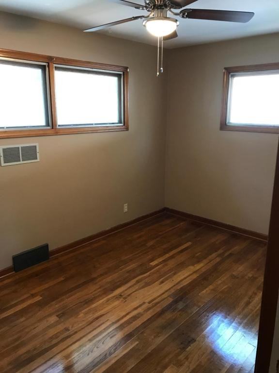 434 Garrett St - Photo 7 of 9