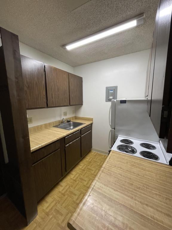 1315 D St - Photo 2 of 13