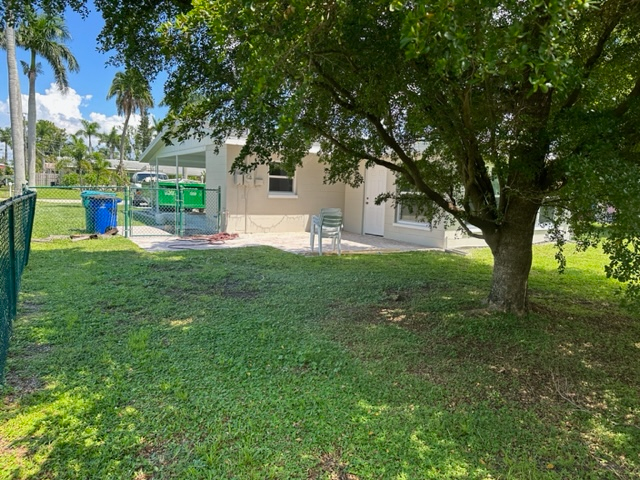 1454 Byron Rd - Photo 3 of 13