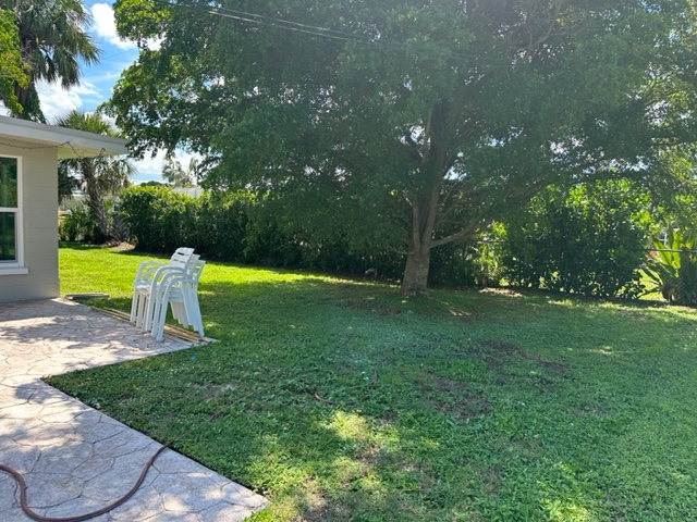 1454 Byron Rd - Photo 4 of 13