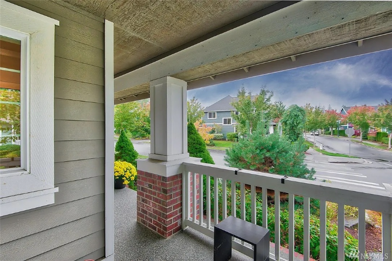 2566 22nd Ave Ne - Photo 2 of 25