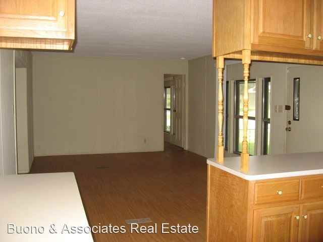 905 Ne 5th St - Photo 3 of 4