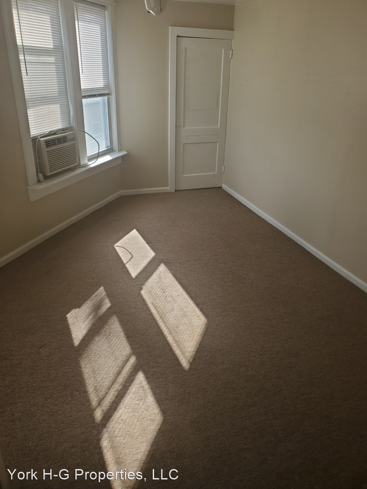 2700 Elm Street - Photo 2 of 11