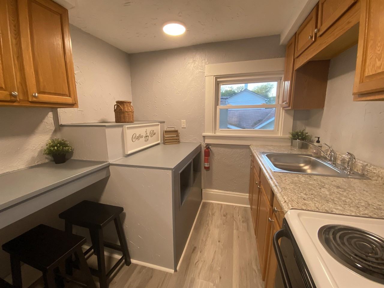 422 S 6th St #1 - Photo 4 of 9