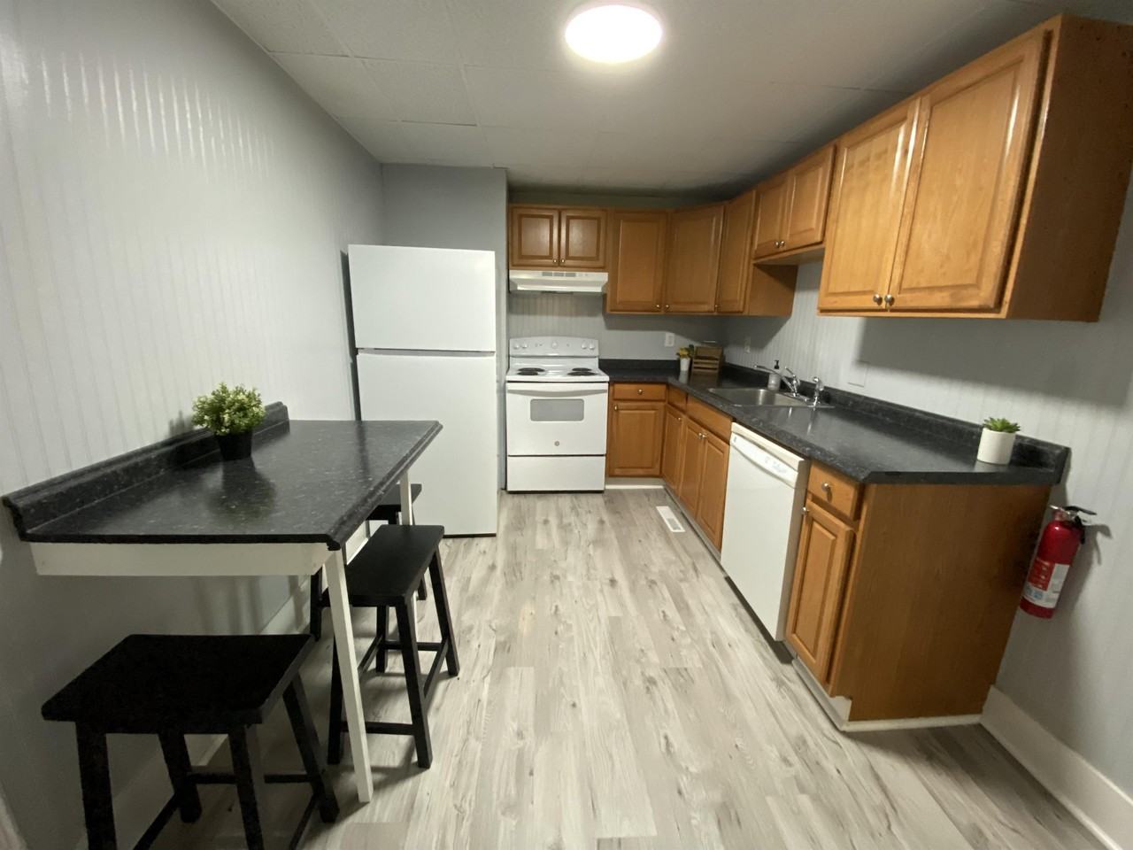 424 S 6th St #1 - Photo 6 of 7