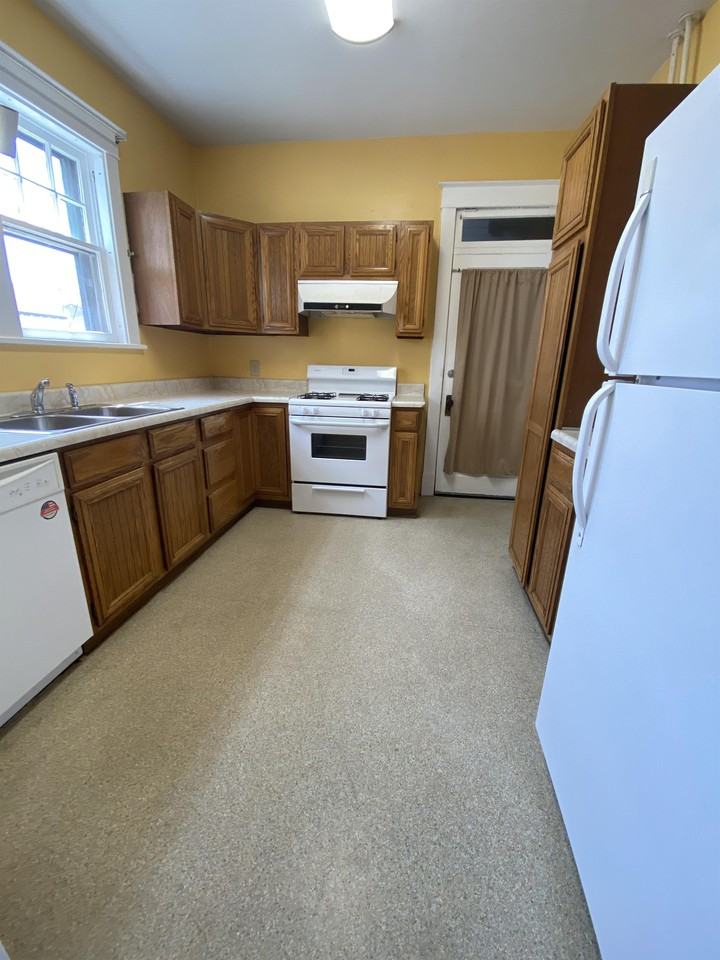 44 N 10th St #1 - Photo 4 of 9