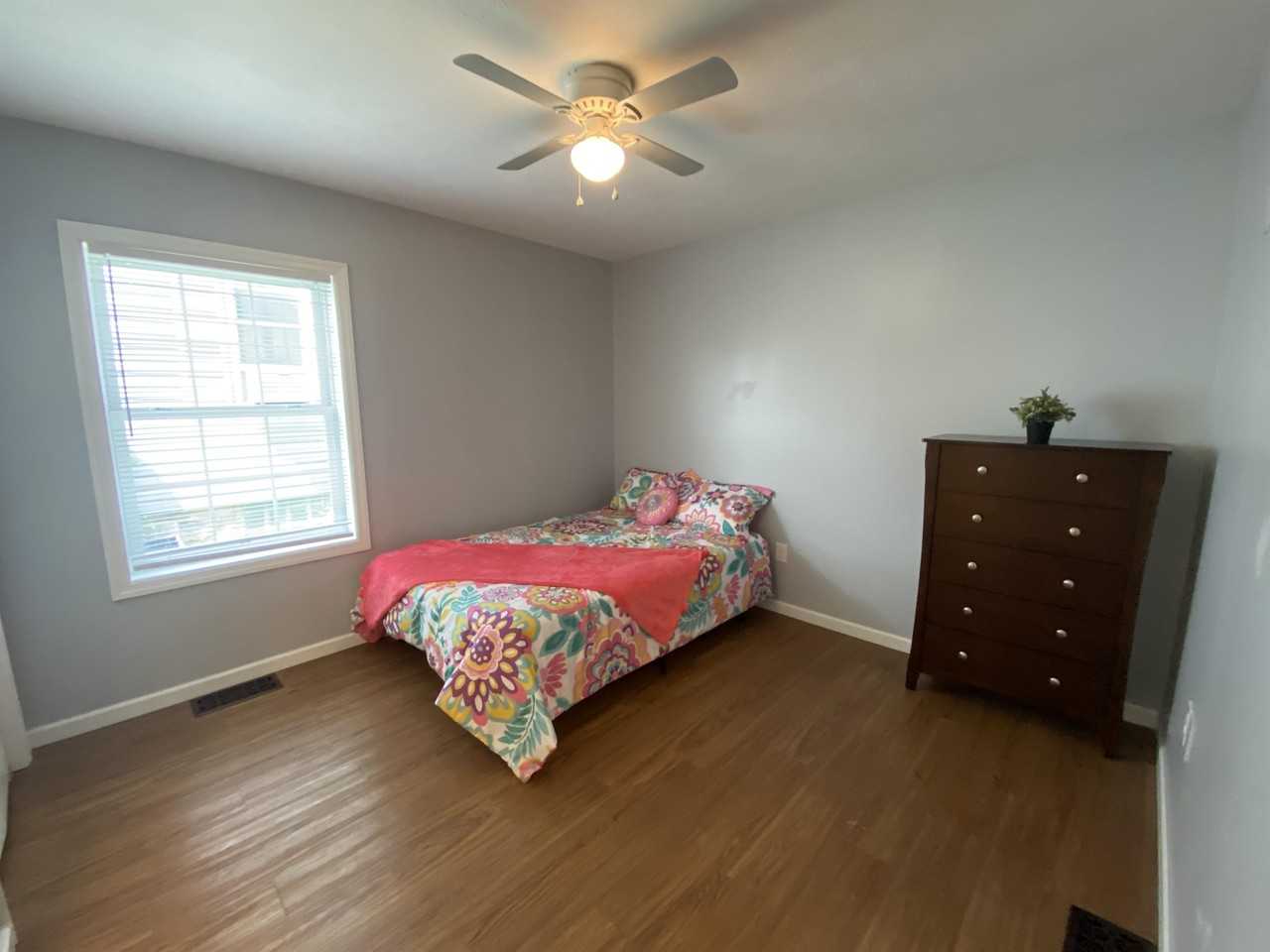 558 Locust St #1 - Photo 4 of 11