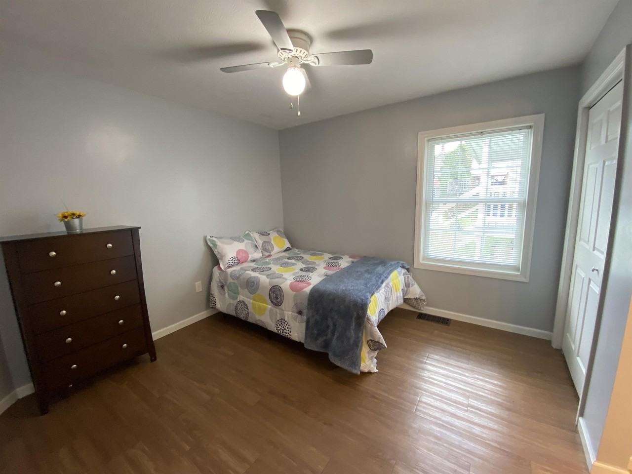 558 Locust St #1 - Photo 5 of 11