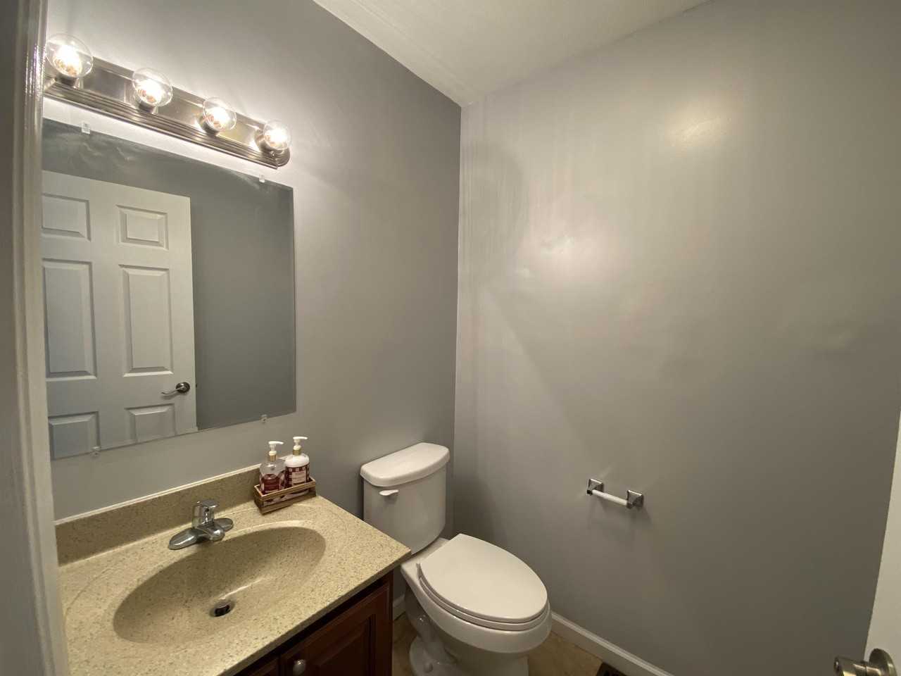 558 Locust St #1 - Photo 7 of 11