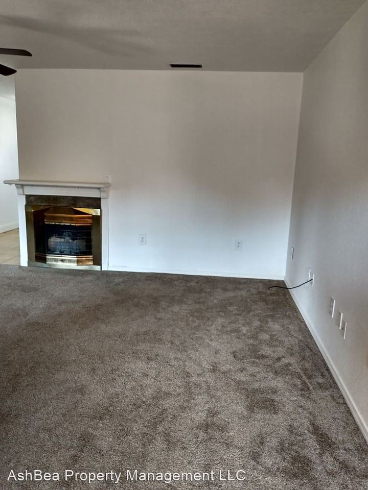 1000 Washington St - Photo 2 of 10