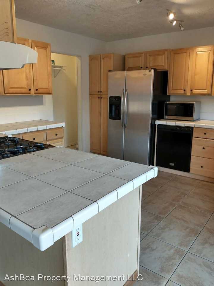 1000 Washington St - Photo 3 of 10