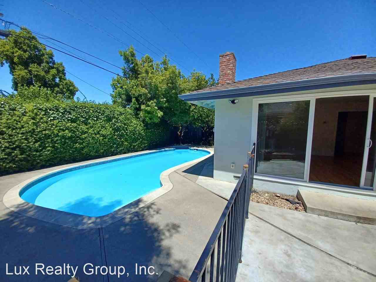 1555 Bedford Ave - Photo 2 of 22