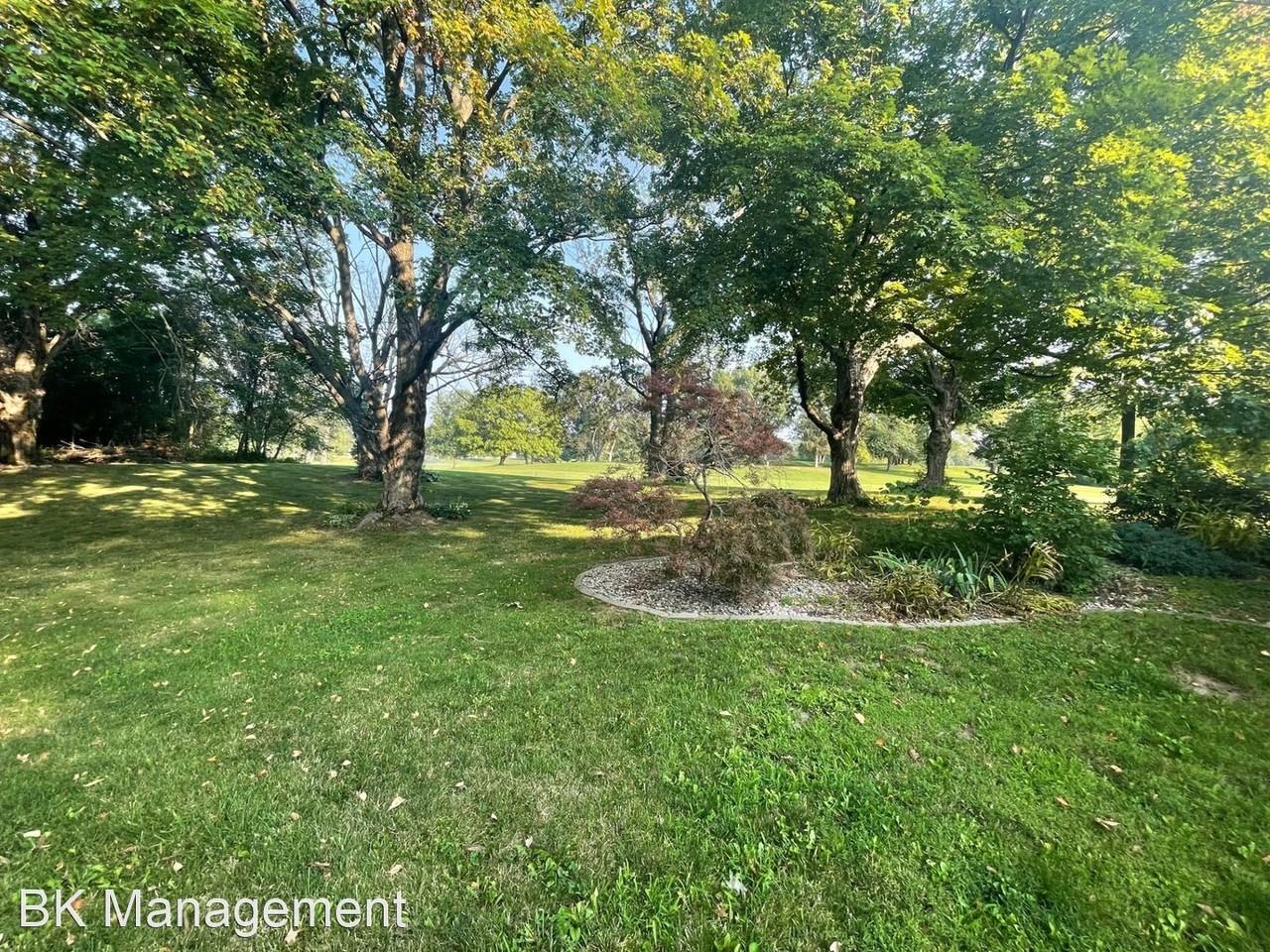 572 E Sycamore St - Photo 3 of 50