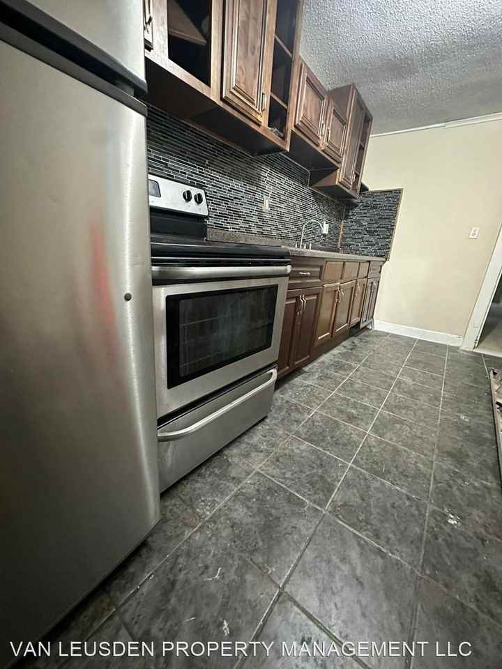 230 S 4th St - Photo 3 of 12