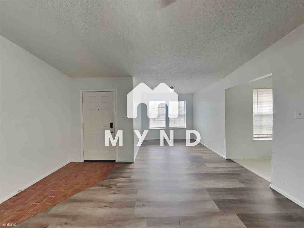 741 Woodland Ct - Photo 3 of 28