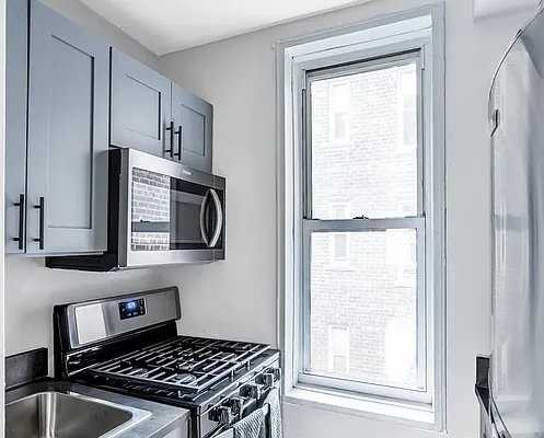 E 58th St #2EF - Photo 6 of 8