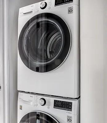 E 58th St #2EF - Photo 7 of 8