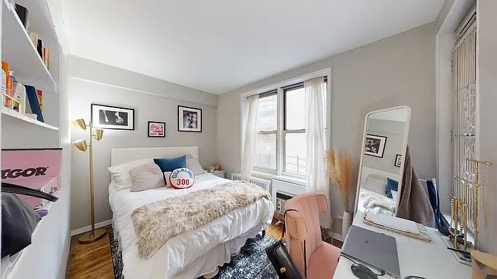 E 58th St #2EF - Photo 4 of 8