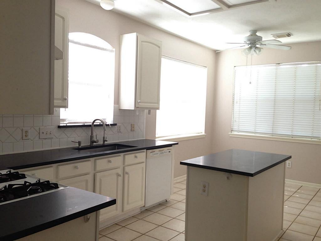 4415 Casey Cir - Photo 3 of 16