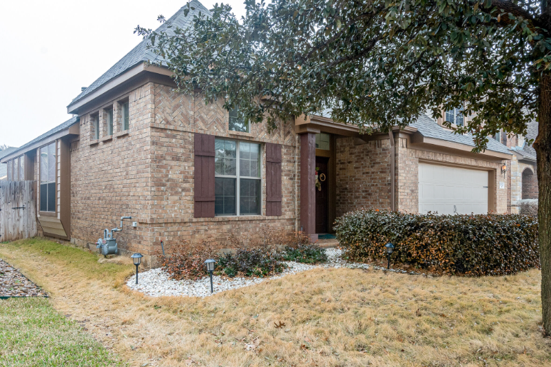 3521 Caspian Cv - Photo 3 of 32