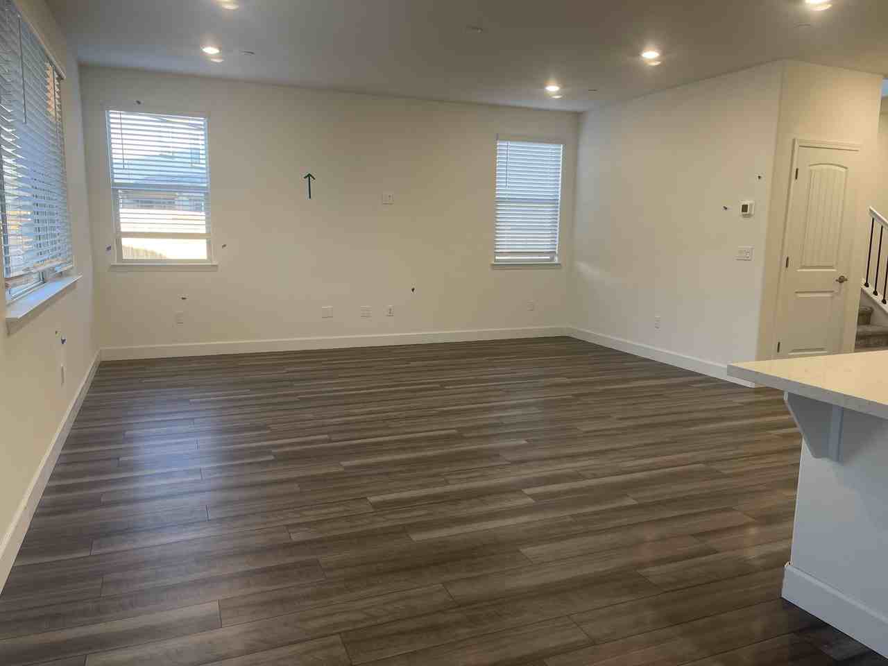 572 Knightsbridge Ct #NA - Photo 3 of 18