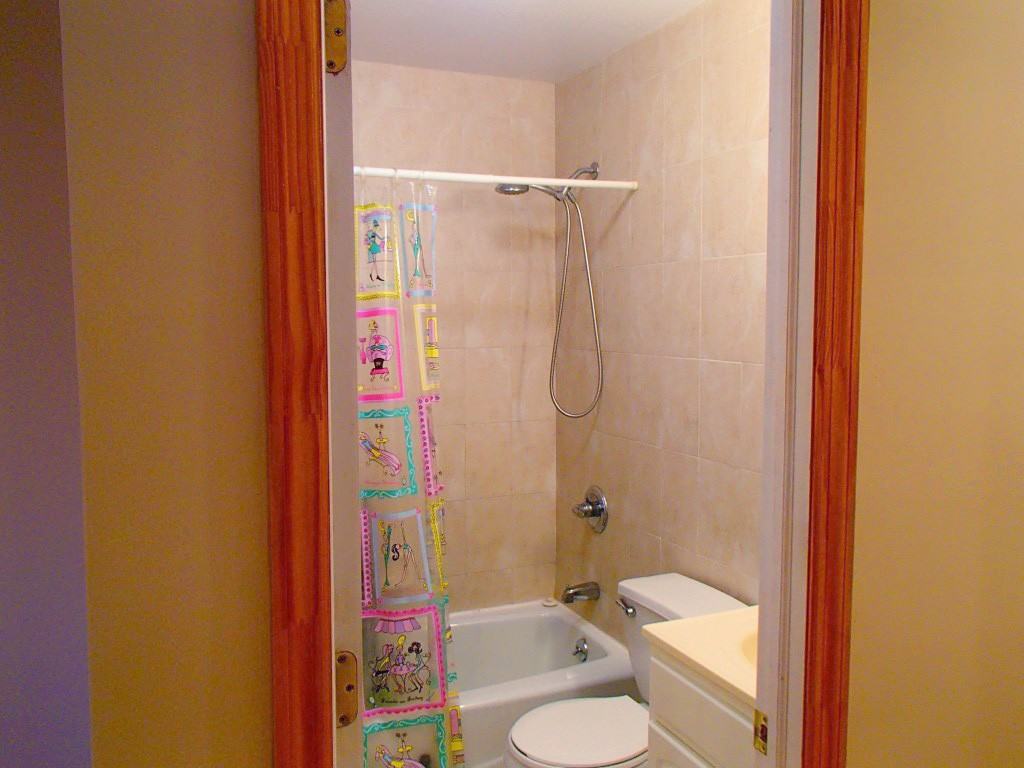 1844 84th St #3 - Photo 3 of 27