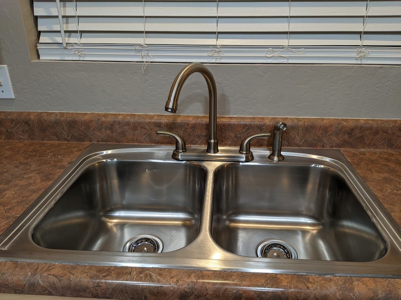 4105 North Montezuma Avenue #D - Photo 2 of 16