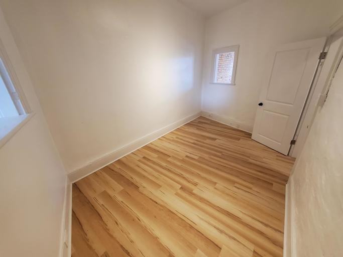 569 Richmond St #4 - Photo 3 of 20