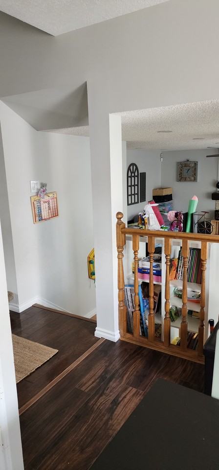 Spacious 4 bed 2.5 bath family home*dbl grg*fenced yard w/deck*A/C*Fireplace* - Photo 3 of 19