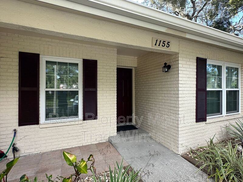 1155 Thayer St - Photo 2 of 19