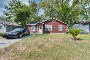 featured image of 7601 Springdale St