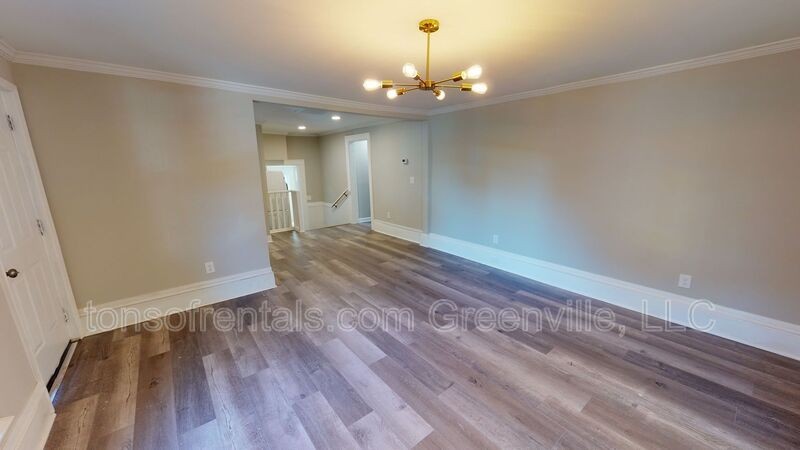 740B N Vernon St #B - Photo 4 of 10