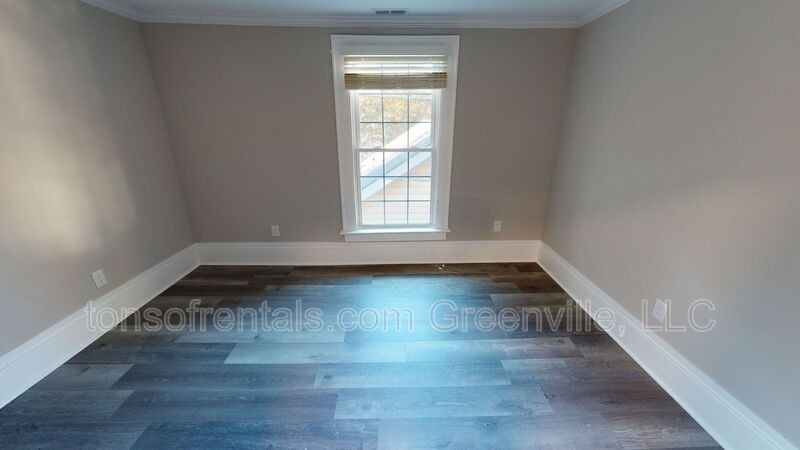740B N Vernon St #B - Photo 7 of 10