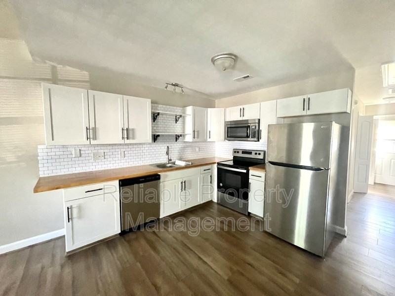 438 E Rose St - Photo 5 of 14