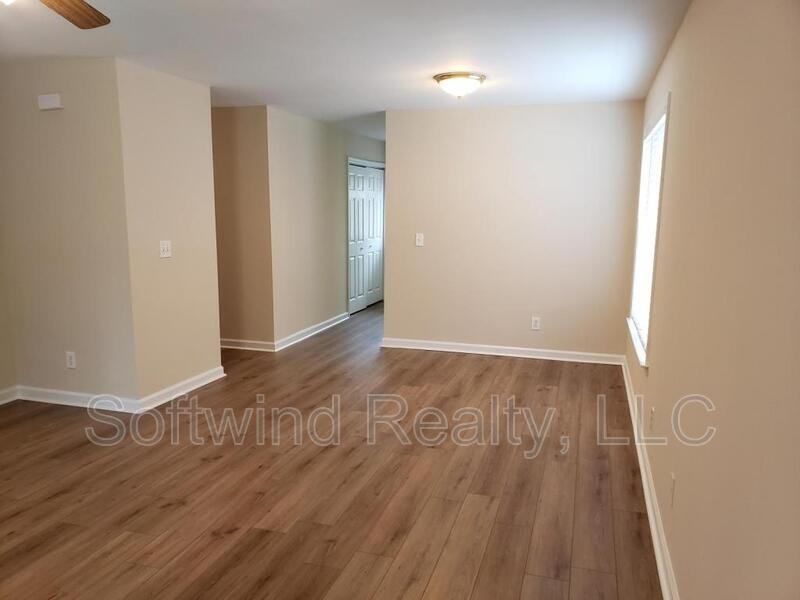1213 Summer St - Photo 3 of 10