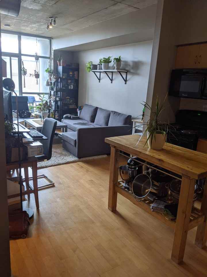 1375 Dupont St - Photo 3 of 18