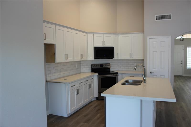 13402 E Boston St - Photo 3 of 25