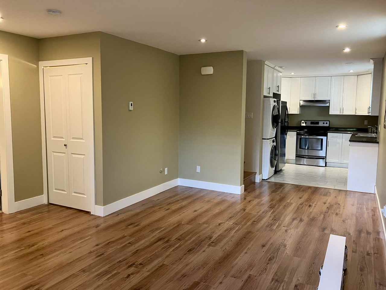 329 W 16th St - Photo 2 of 15