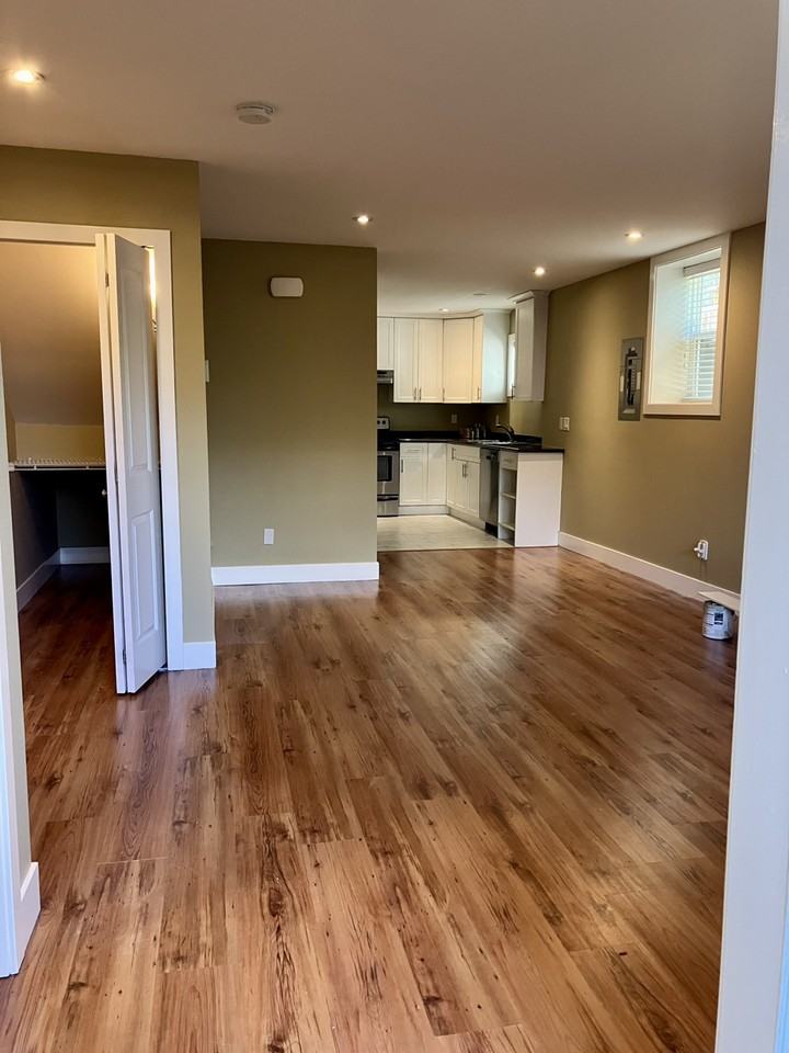 329 W 16th St - Photo 3 of 15