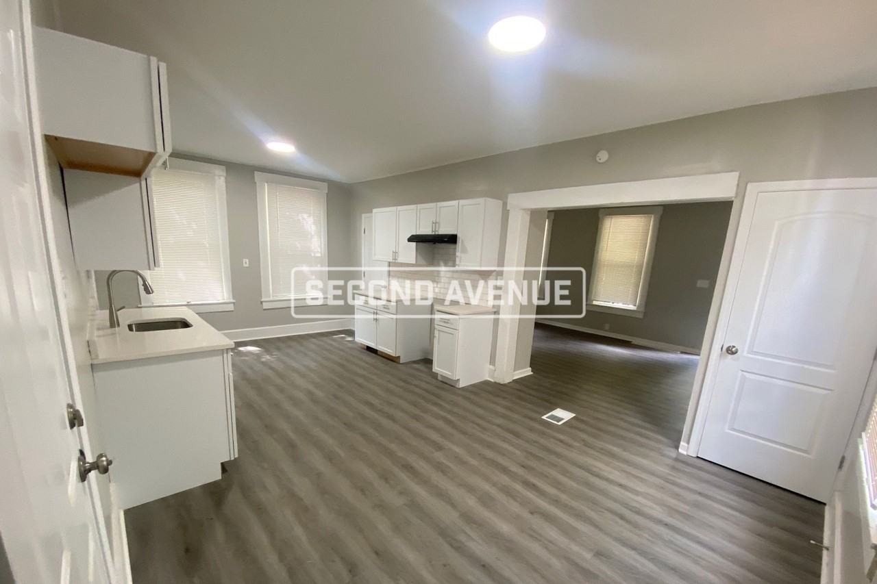 4833 Greenwood Ter - Photo 4 of 12