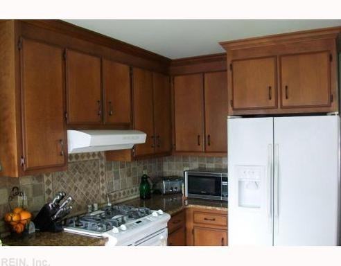 702 Parkside Dr - Photo 2 of 7