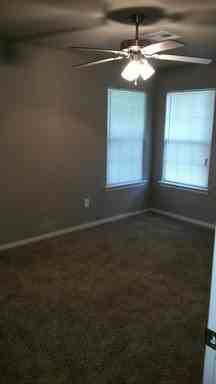 612 Geronimo Ln - Photo 2 of 4