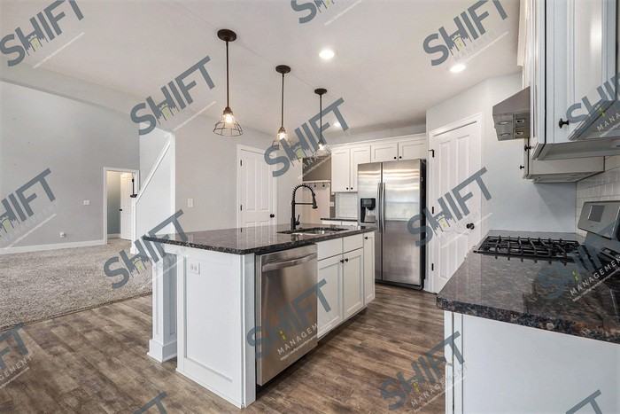 3113 Lowingside Dr - Photo 2 of 37