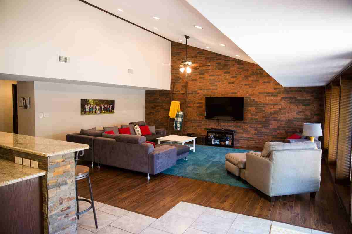 1710 Surrey Ln #1710 - Photo 3 of 10