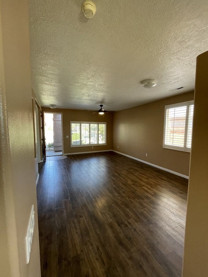 3272 E Hidden Springs Dr #NA - Photo 3 of 29