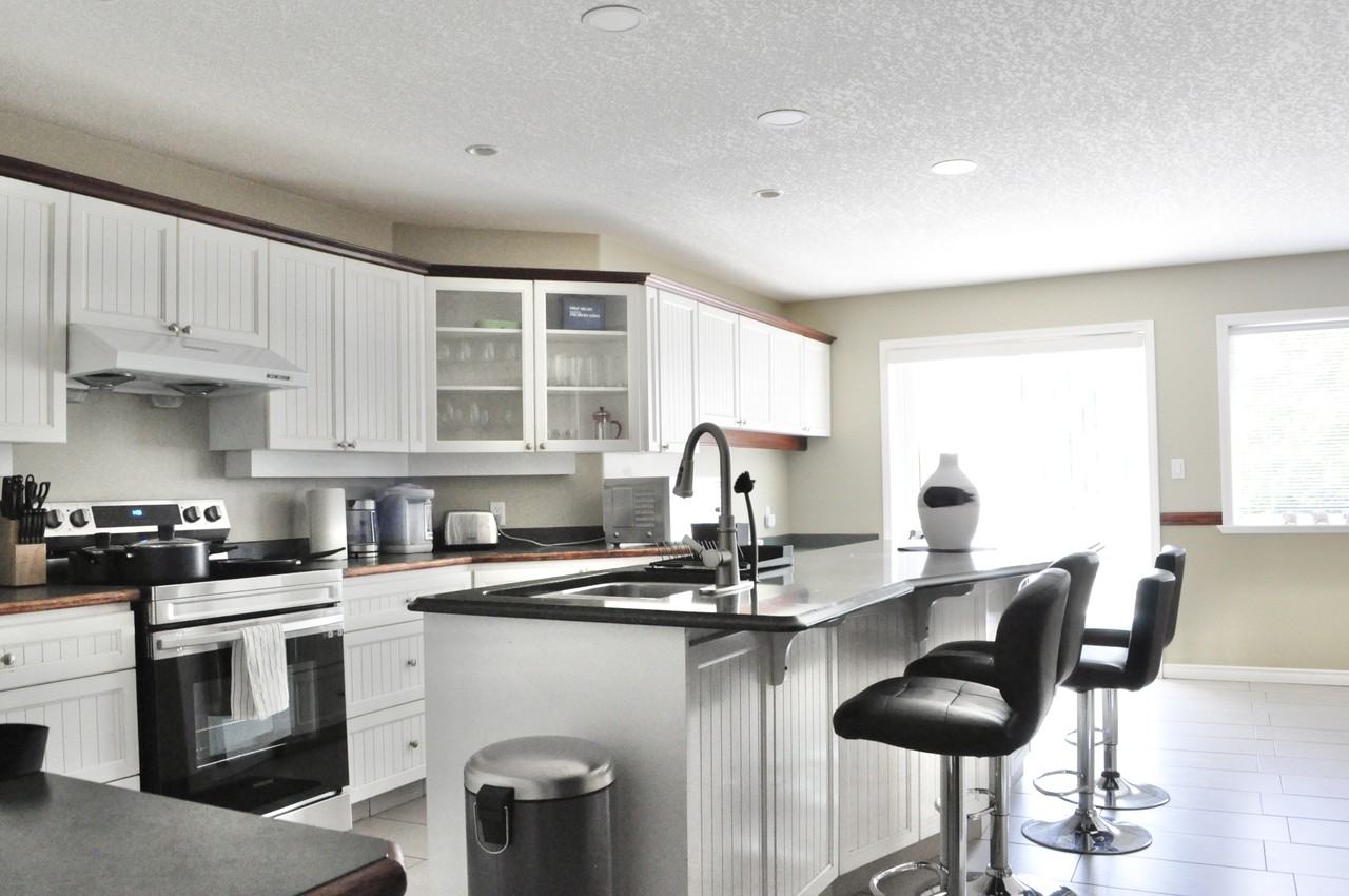 Lewis Home - Photo 3 of 20