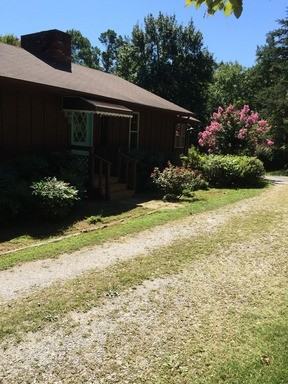 984 Poplar Springs Rd - Photo 2 of 26
